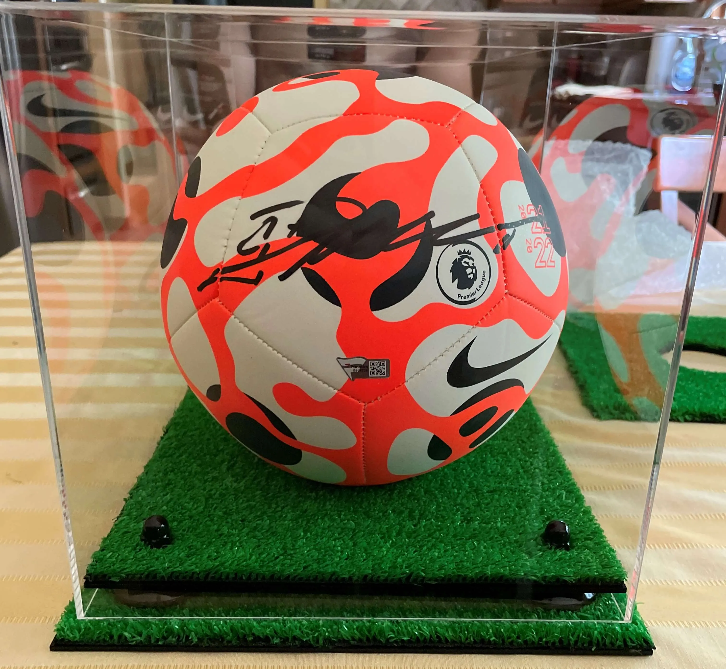 Acrylic Soccer Ball Display Case - Mirror (B02/A027)