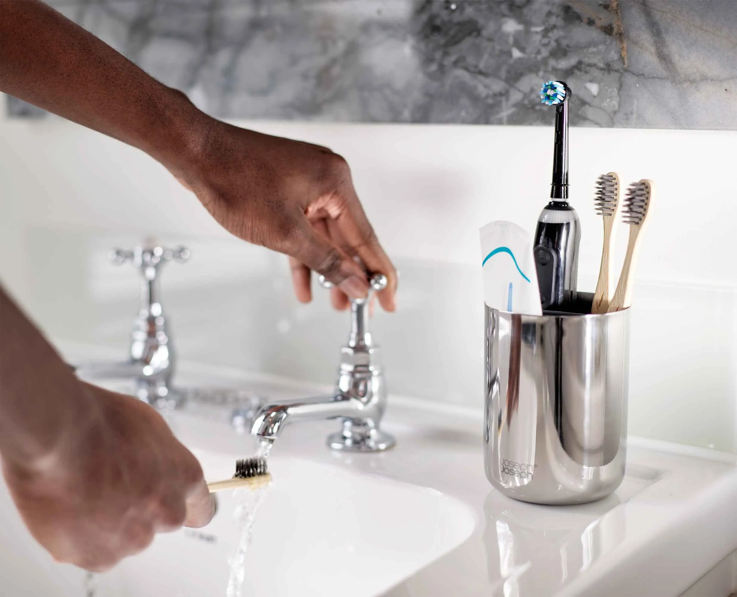 EasyStore™ Luxe Stainless-steel Toothbrush Caddy