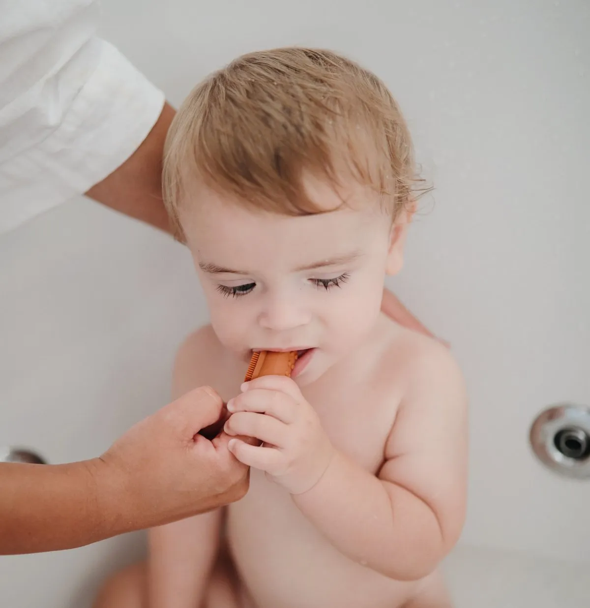 Finger Toothbrush (Shifting Sand/Blush)