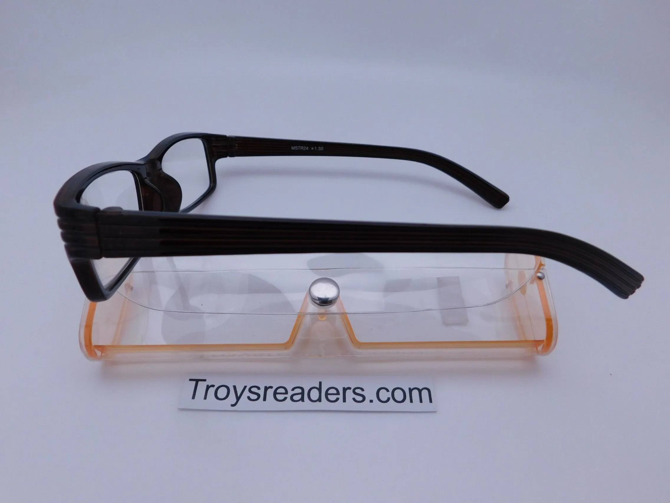 Striped Temple Readers With Case in Five Colors